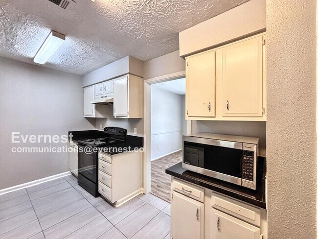 Foto del edificio - 203 Woodvale Dr