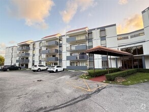 Building Photo - 5900 SW 127th Ave