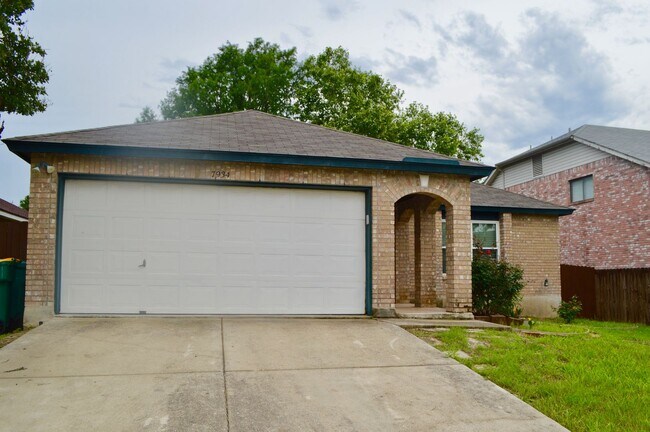 Building Photo - Beautiful 3 bed 2 bath Spacious Home In Co...