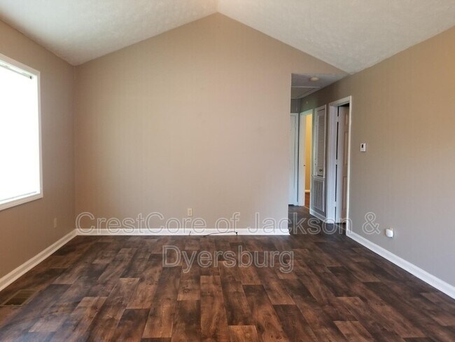 Building Photo - 2510 Dodson St