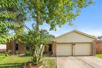 Building Photo - 1711 Meadow Green Dr