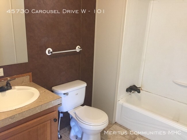 Building Photo - 45730 Carousel Dr W