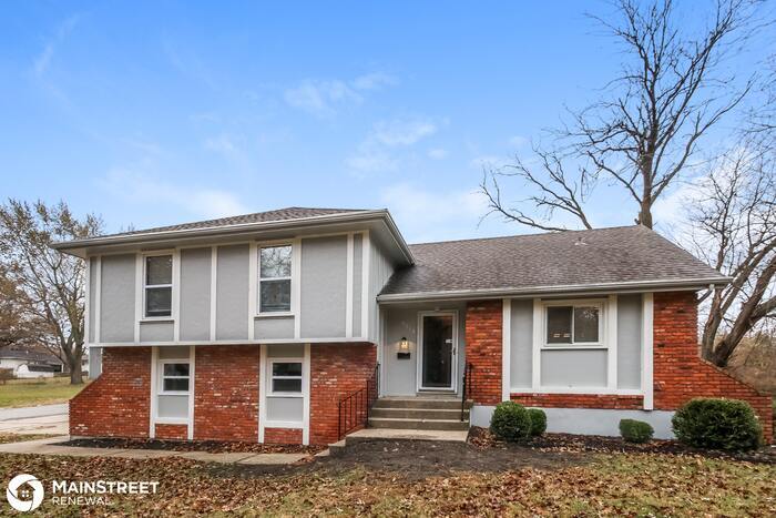 Primary Photo - 6913 E 129th St, Grandview, MO 64030