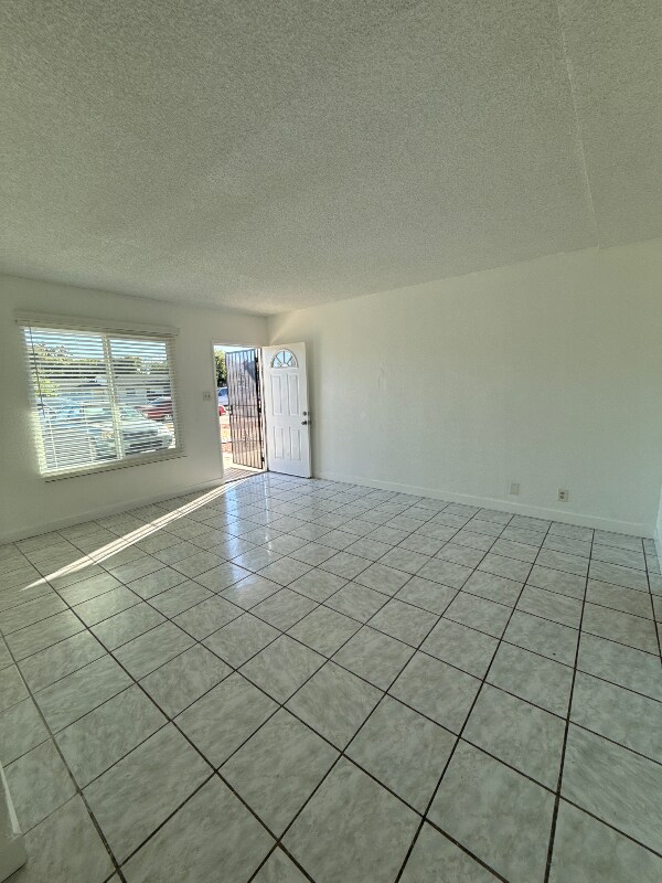 Building Photo - 8729 Lyndora St