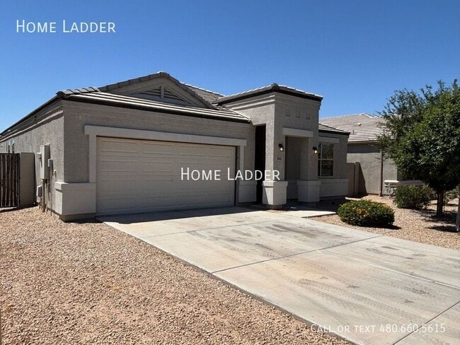 Building Photo - 10453 E Cliffrose Ln