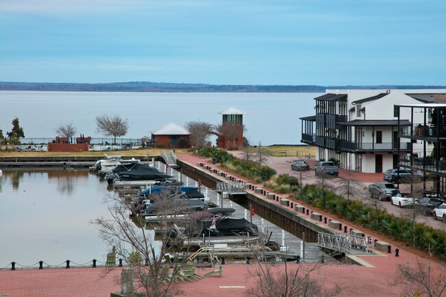 Foto del edificio - 101 Port St