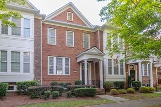 Building Photo - 920 Lyndley Dr