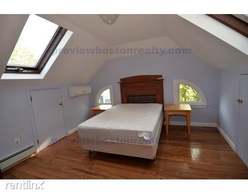 Foto principal - 64 Undine Rd