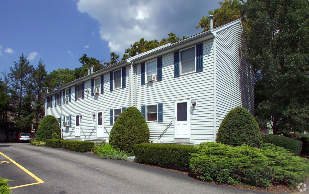 1016 East St, Mansfield, MA 02048 Apartments in Mansfield, MA