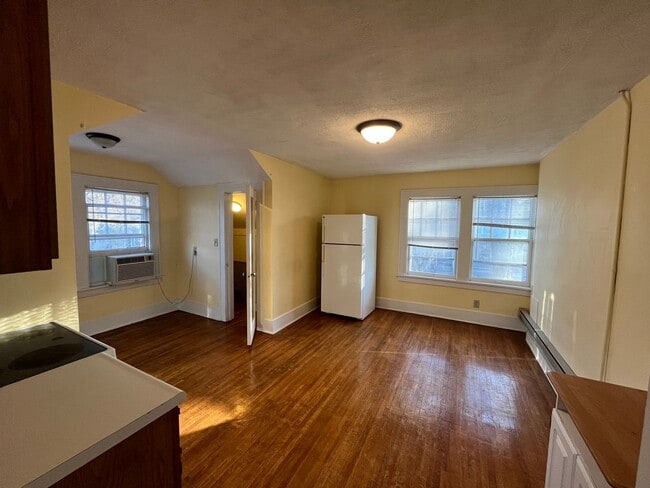 Building Photo - 1340 Plum St