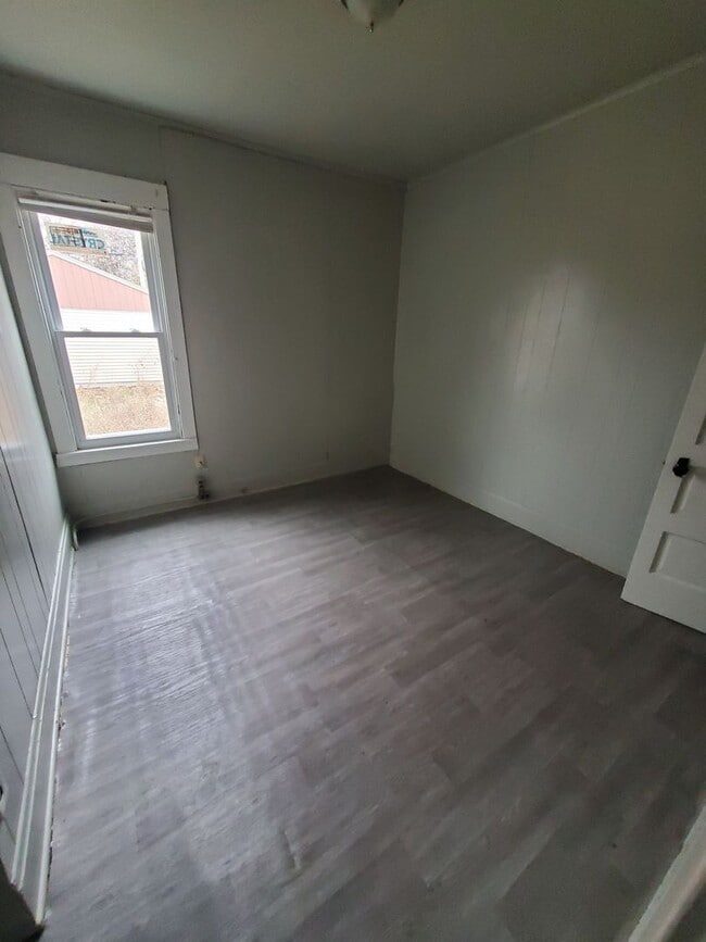 Building Photo - 3143 N 14th St