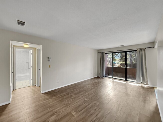 Foto del edificio - 32 Shrewsbury Green Dr