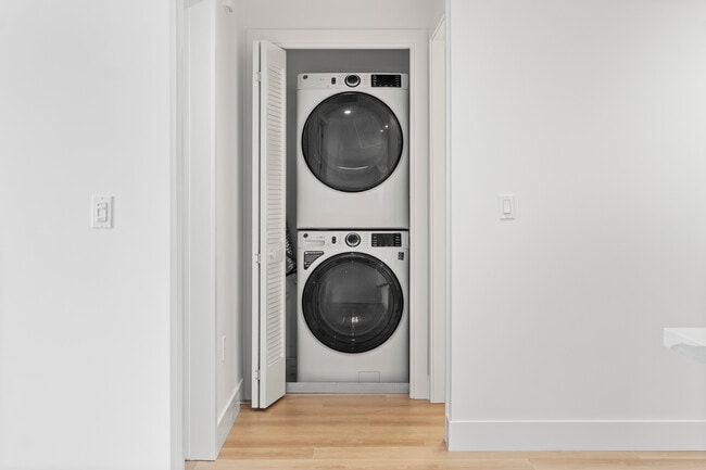 Building Photo - The Deck