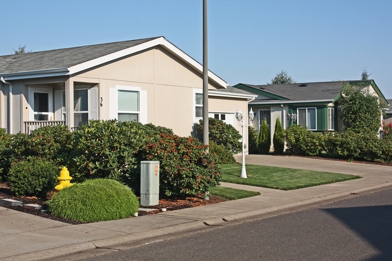 Building Photo - 3220 Crescent Ave