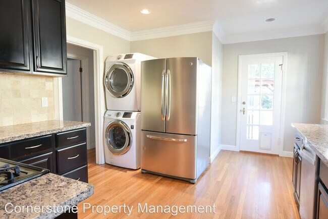 Foto del edificio - 2 br, 2 bath House - 627 Orvis Ave