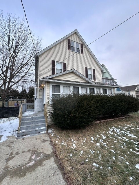 Building Photo - 40 Howard Ave