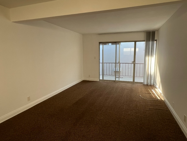 Building Photo - 244 5th St