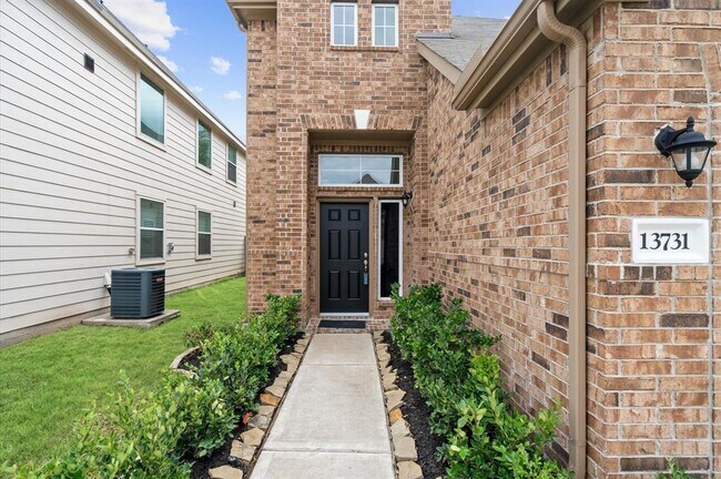 Building Photo - 13731 Evansdale Ln