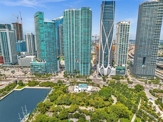 Foto del edificio - 900 Biscayne Blvd