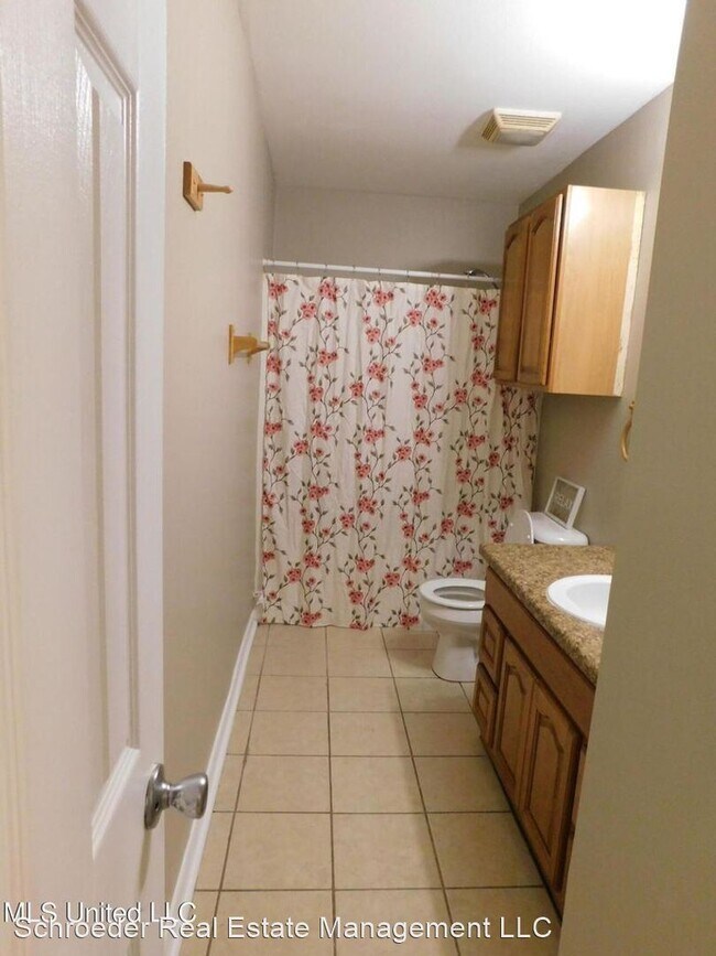 Building Photo - 2 br, 1 bath House - 1000 31st Street