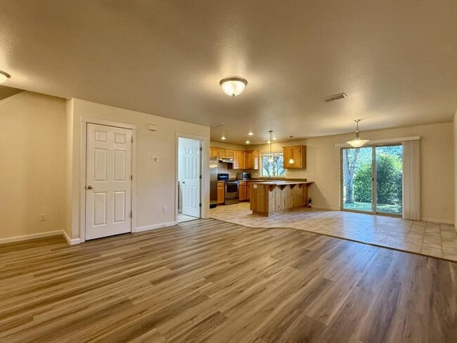 Foto del edificio - 2149 NW Tara Ln