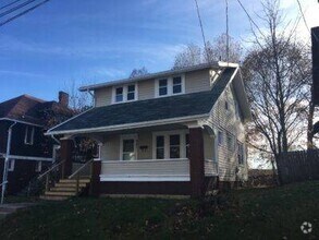 Building Photo - 447 South St