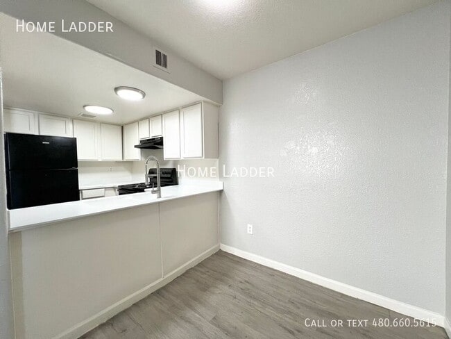 Foto del edificio - 4959 S Park Ave