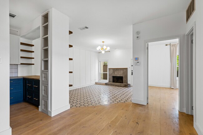 Foto del edificio - 5616 Preston Oaks Rd