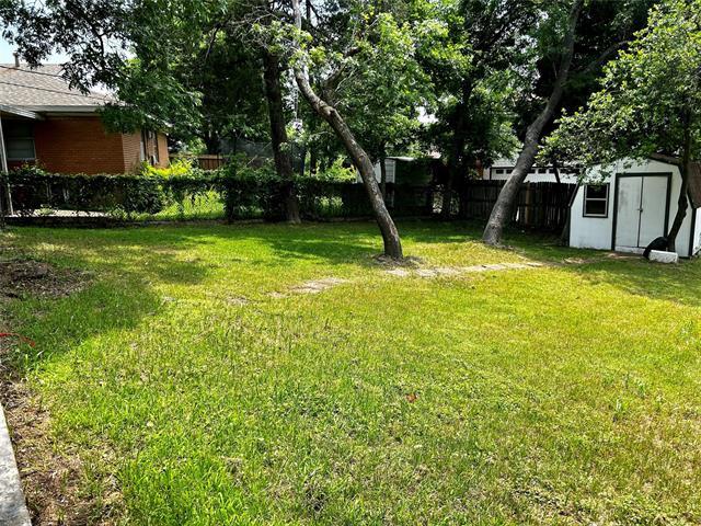 Foto del edificio - 3229 Driftwood Dr