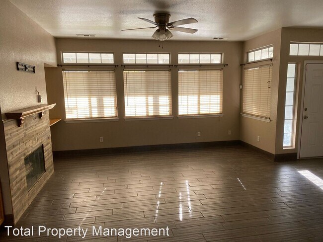 Building Photo - 3 br, 2 bath House - 2104 S. Columbus Ct.