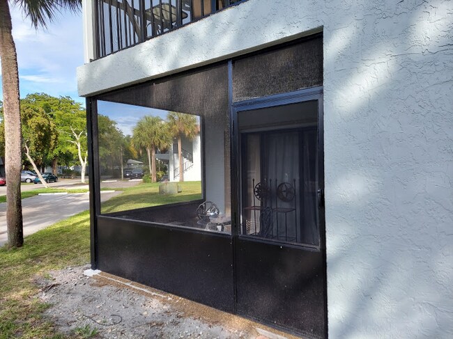 Building Photo - 435 Canal Point S