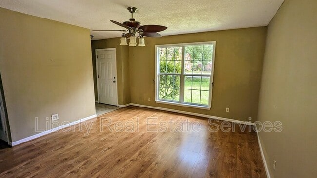 Building Photo - 927 Greenbriar Ct