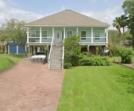 Building Photo - 909 Grunewald Ave