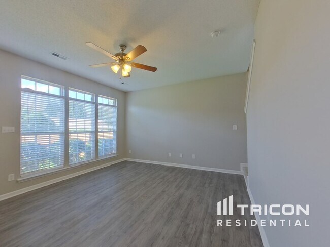 Foto del edificio - 5725 Shining Oak Ln