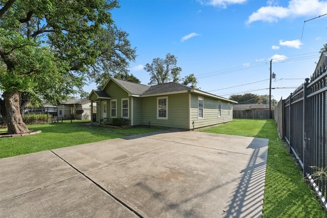 Building Photo - 11618 Biscayne Way