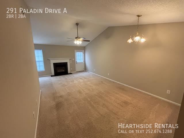 Foto del edificio - "Charming 2-Bed, 2-Bath Duplex on Paladin ...