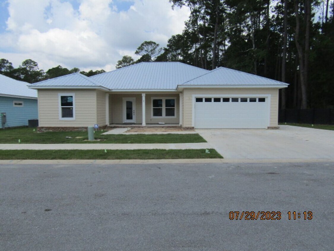 27 Oakfield Dr, Freeport, FL 32439 House Rental in Freeport, FL