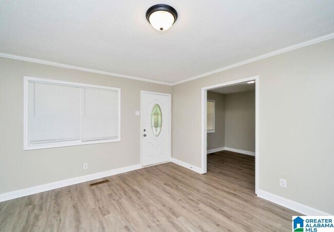 Building Photo - 1578 Cunningham Dr