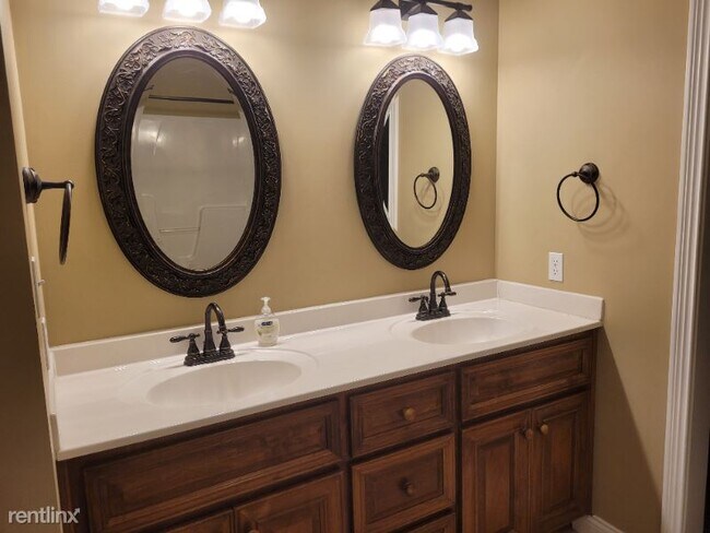 Foto del edificio - 3 br, 2 bath House - 528 N Second St