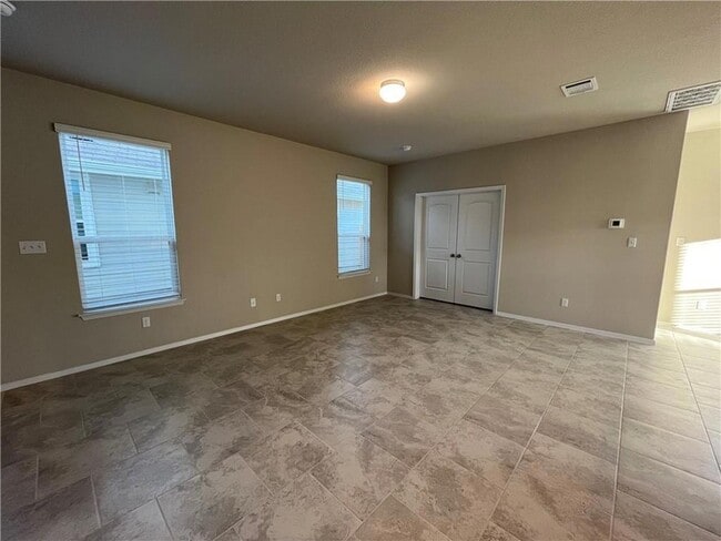 Foto del edificio - 128 Bright Flora Ln