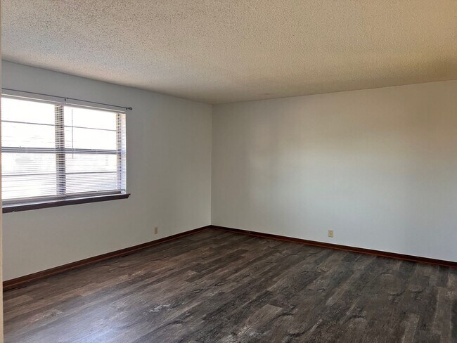 Foto del edificio - 3329-3331 Hawthorn