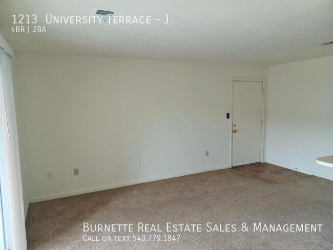 Building Photo - 1213 University Terrace