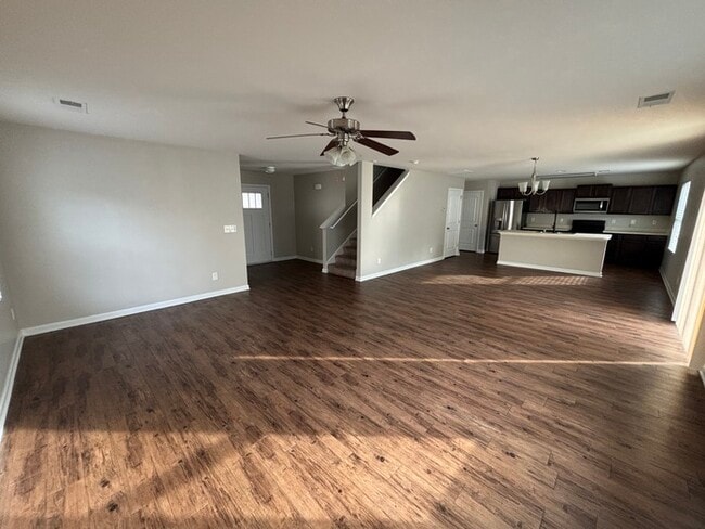 Building Photo - 213 Addison Dr