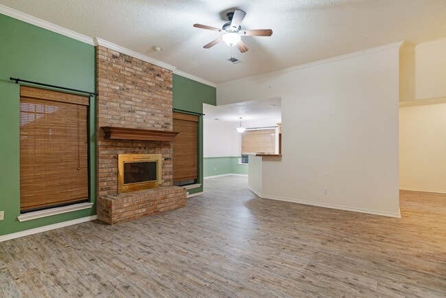 Foto del edificio - 4115 Primrose Ln