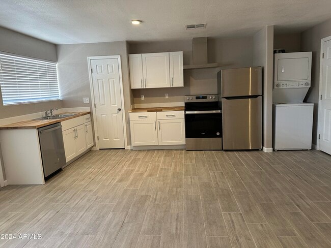 Foto del edificio - 35211 N 49th St