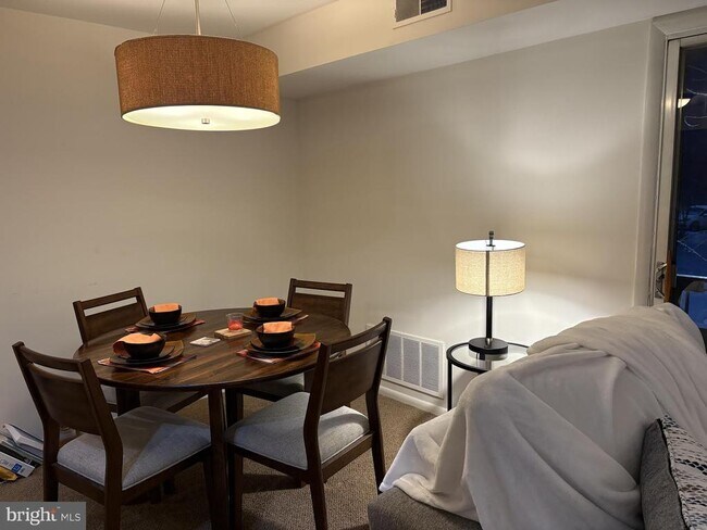 Foto del edificio - 7 Rockford Rd