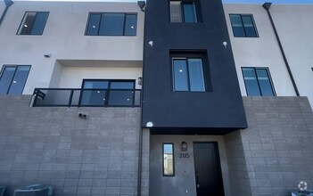 Building Photo - 2115 Reed Dr