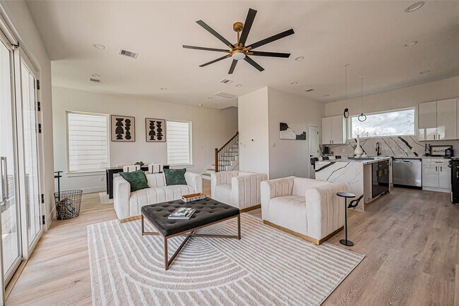 Foto del edificio - 4207 Ward St