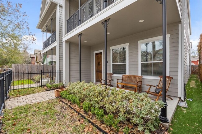 Building Photo - 1114 Waverly St