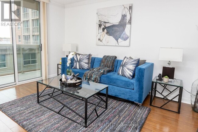 Photo du bâtiment - 323 Richmond St E